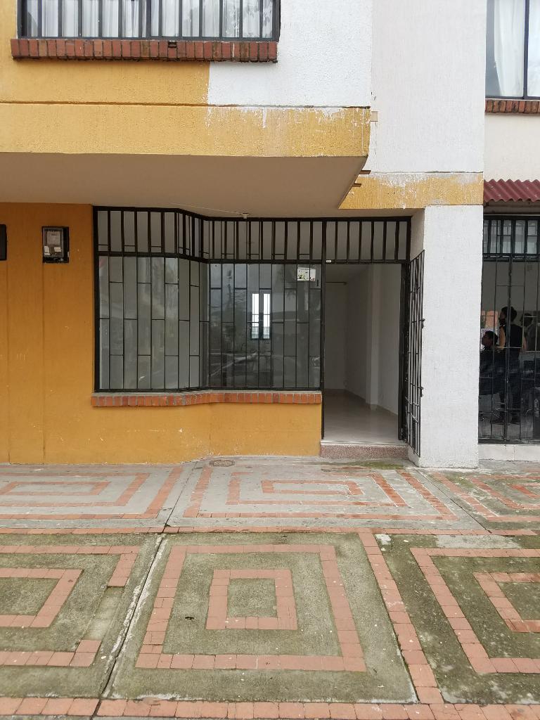 Venta Local Comercial con Bodega