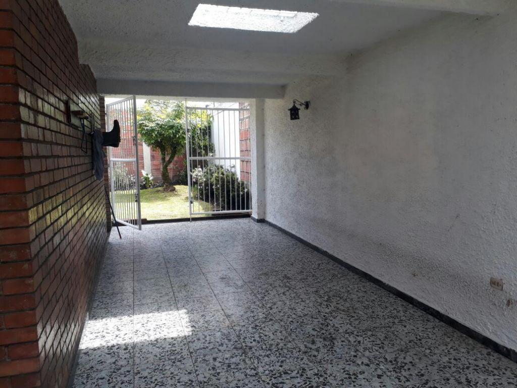 Casa a Precio de OPORTUNIDAD en Bogota Niza Antigua