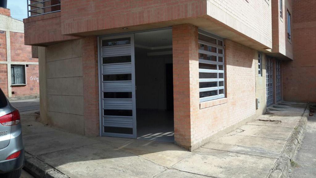 ARRIENDO LOCAL COMERCIAL EN PORTAL DE OTOÑO