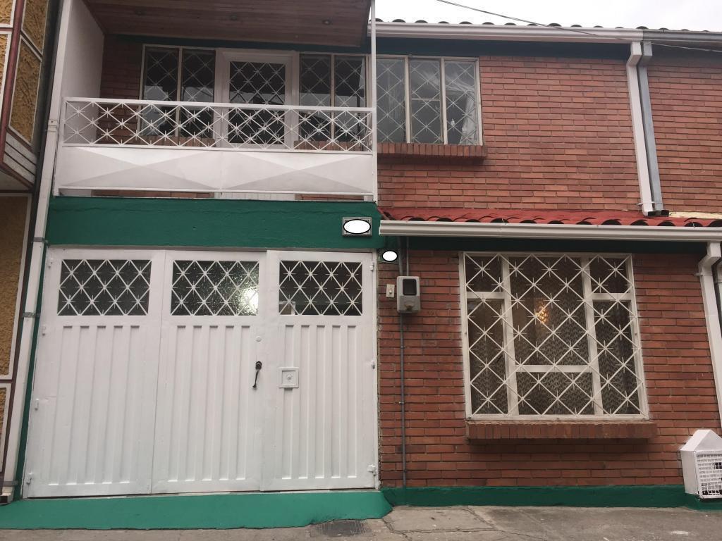 SE VENDE HERMOSA CASA BOSA CARLOS ALBAN