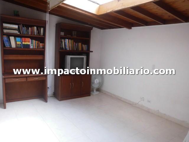 EN VENTA O ARQUILER HERMOSO APARTAMENTO EN LAURELES. 10519