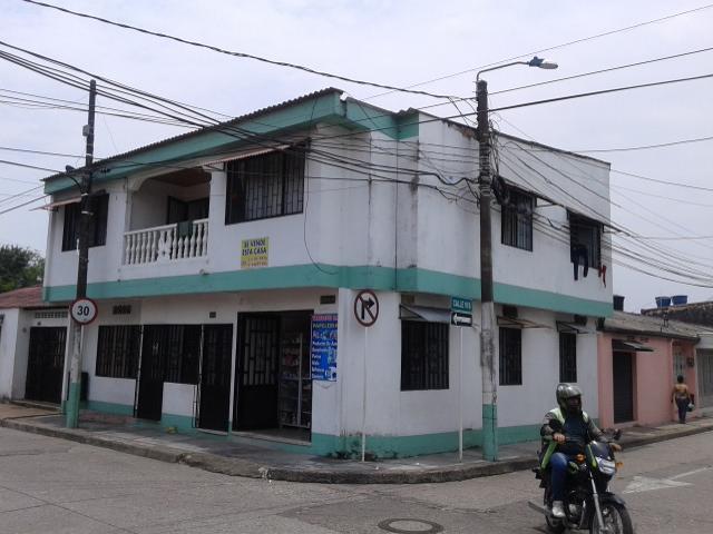 Casa bien ubicada en la esperanza 6 etapa con rentas de 4 apartamentos y local inf: 3203083198