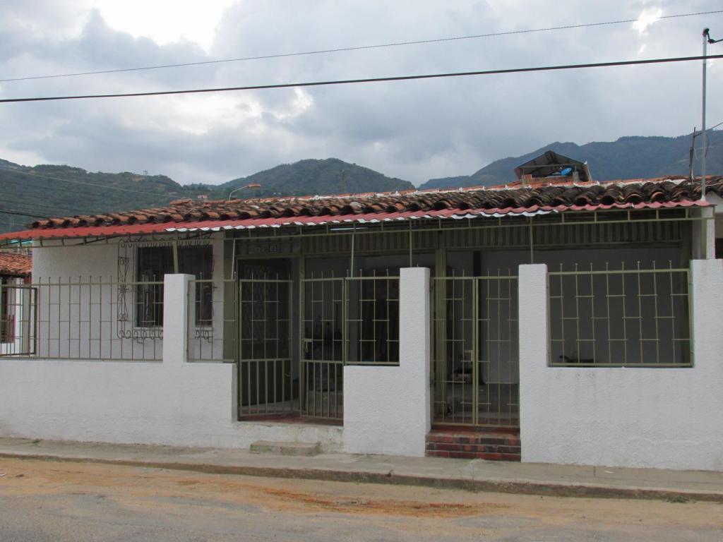 SE ARRIENDA AMPLIO LOCAL COMERCIAL EN GIRON!