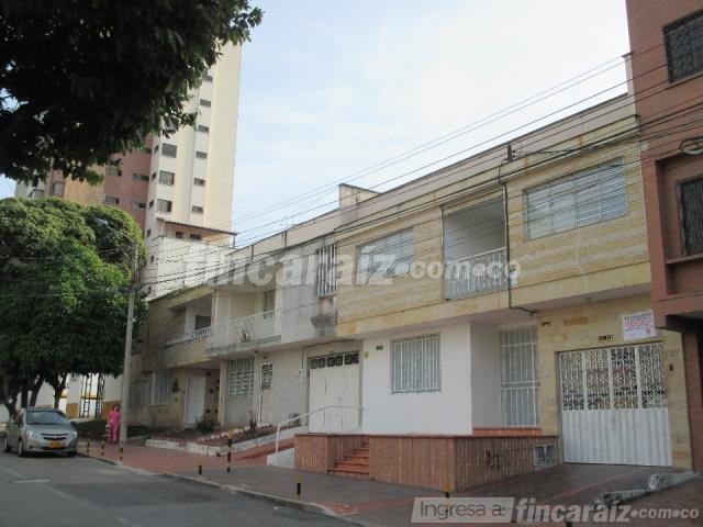 ARRIENDO AMPLIA CASA COMERCIAL EN CABECERA