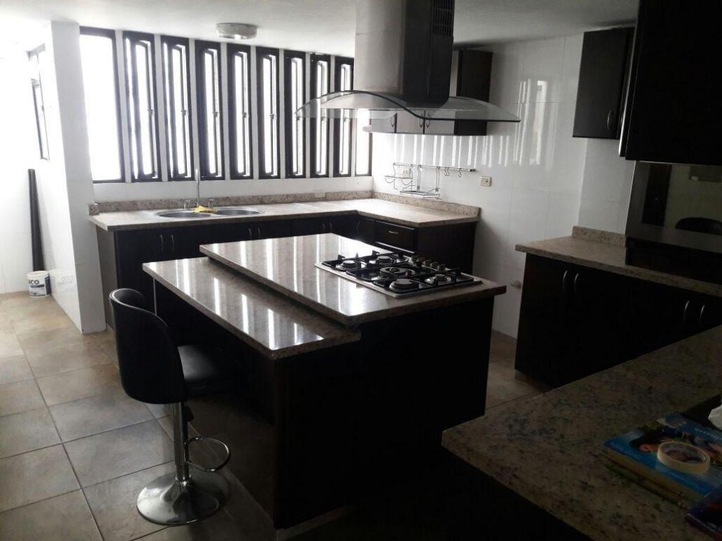 ARRIENDO APARTAMENTO EN CABECERA SOTARA