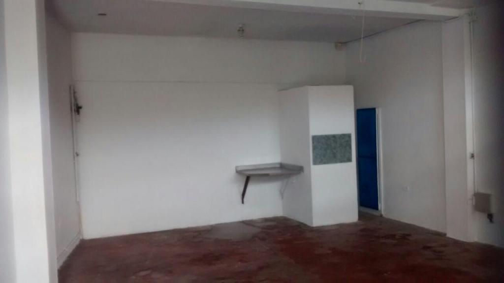 Se arrienda locales en La Casona, $800.000 y