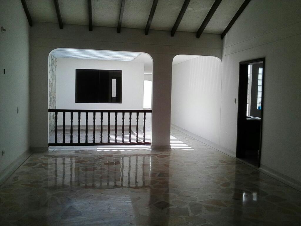 Casa con Local Comercial