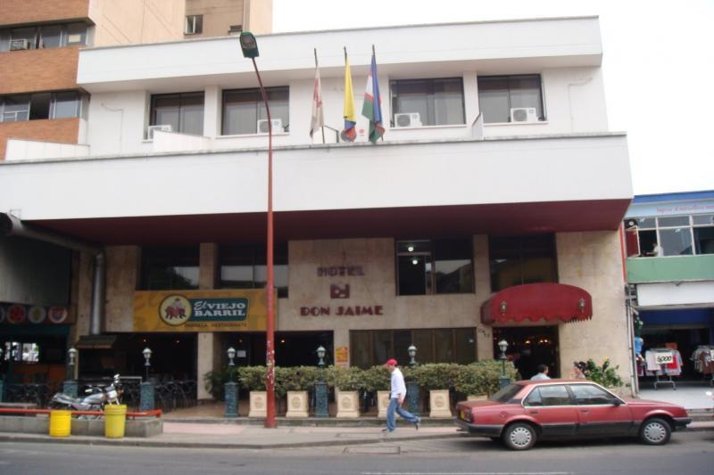 Cod. ABAYS648 Edificio En Arriendo En  Granada