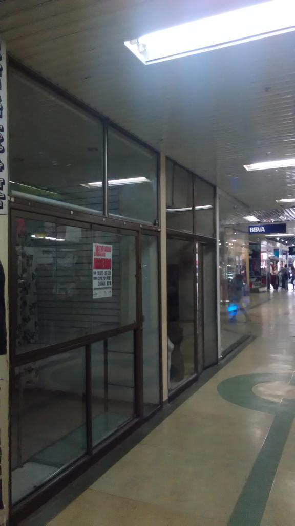 vendo local comercial centro comercial renovacion 2000 bien ubicado