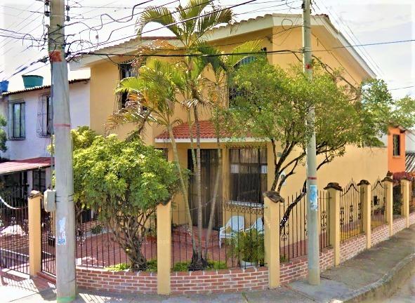 Arriendo hermosa casa de 2 pisos