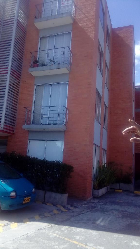 ARRIENDO APARTAMENTO EXCELENTE UBICACION