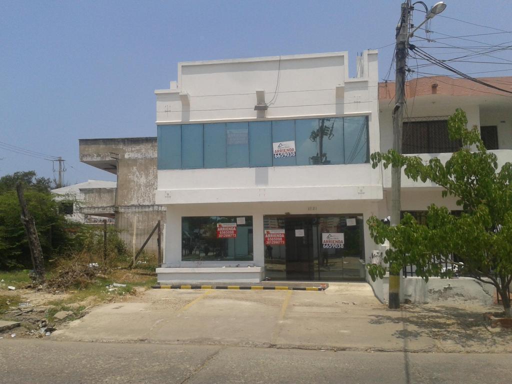 ARRIENDO LOCAL CON 14 OFICINAS