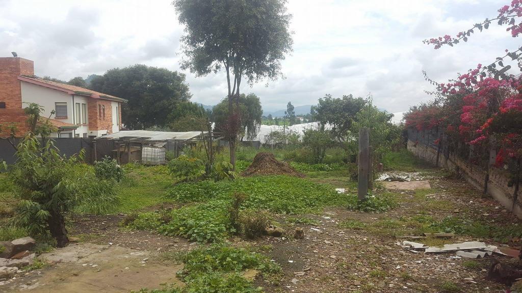 SE VENDE AMPLIA CASA LOTE SOBRE VIA PRINCIPAL EN LA VEREDA DE LA BALSA