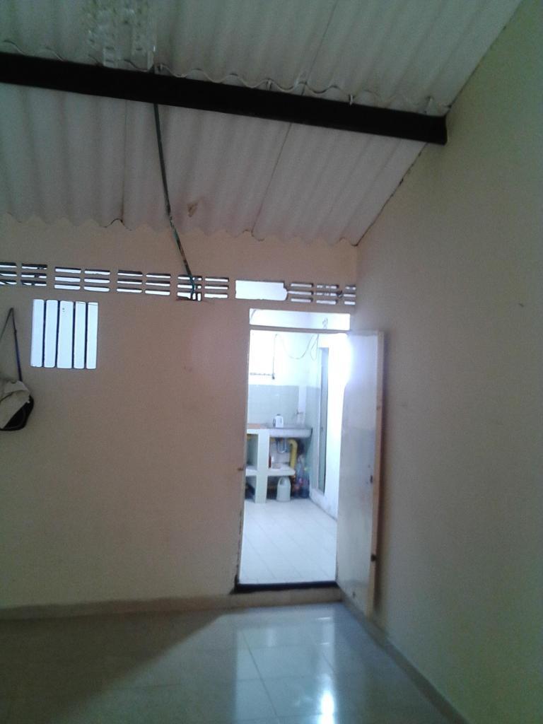 VENDO CASA PARA RENTAR EN LA 6 DE LA ESPERANZA MUY BIEN UBICADA MUY COMERCIAL PARA ARRENDAR