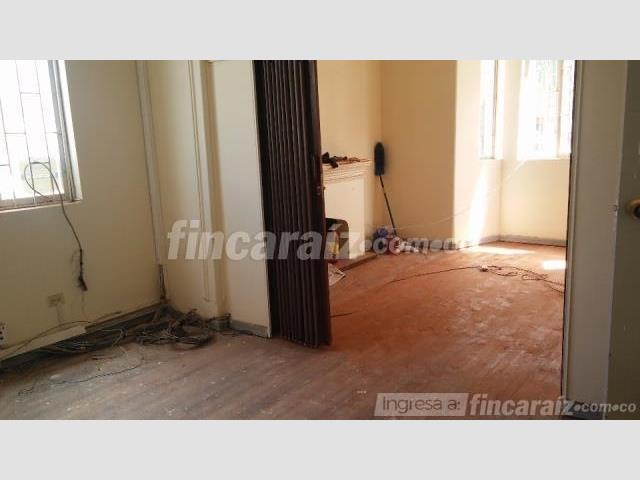 ARRIENDO CASA AMPLIA PARA OFICINAS