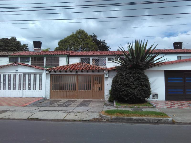 Cod. ABCYF19298 Casa En Arriendo/venta En Bogota Modelia