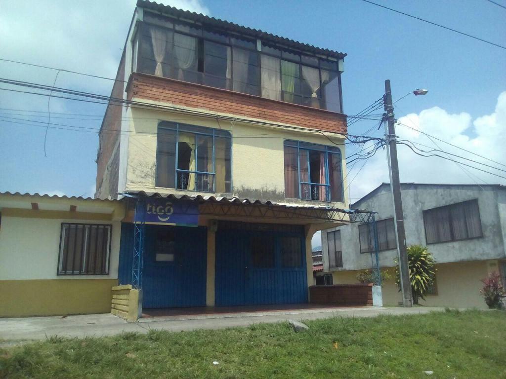 Se vende o cambia casa de 3 pisos