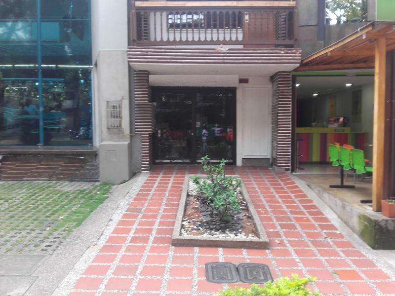 Cod. ABPRB291580 Local En Arriendo En Medellin Laureles