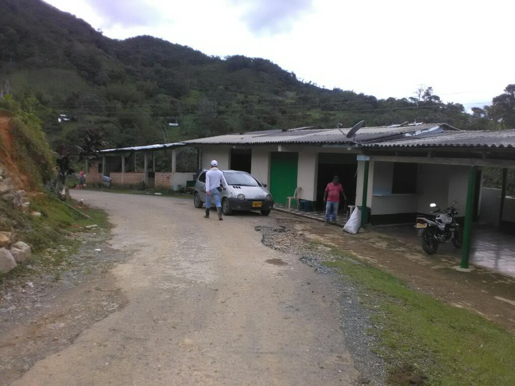 Finca en Cocorná con Negocio Y Casas