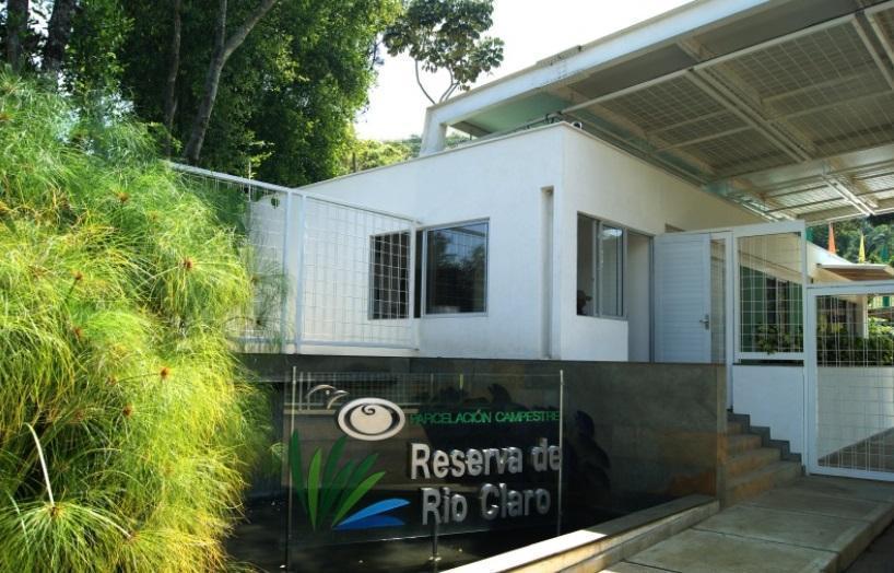 HERMOSO LOTE RESERVA NATURAL RÍO CLARO