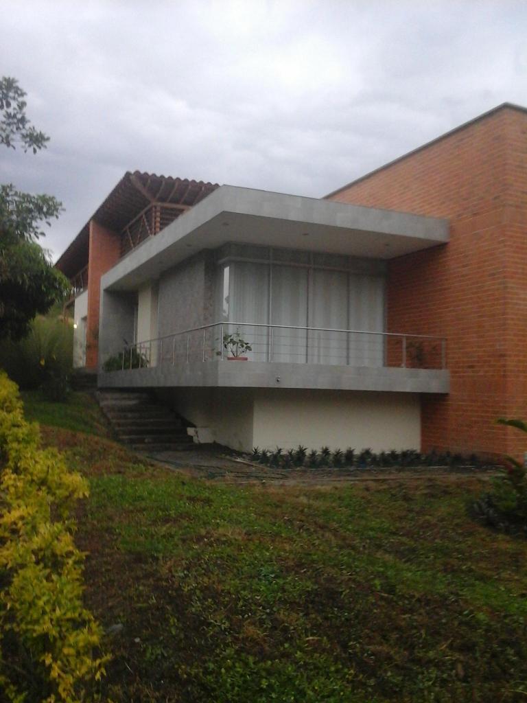 Vendo casa campestre Cerritos, area construida 340 mtrs. Cod: 6870 .. Tel: 3348419 3138060811