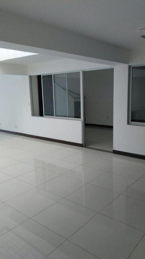 SE VENDE CASA COMERCIAL