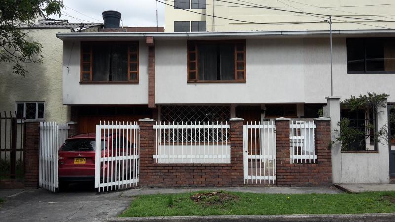Cod. ABARC2436 Casa En Arriendo/venta En Bogota Bella Suiza