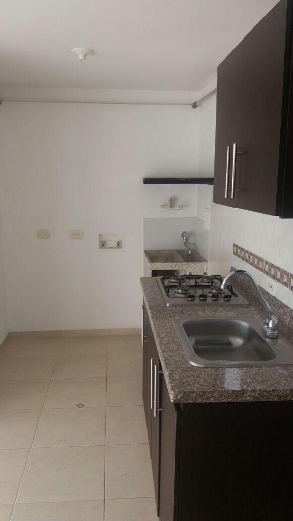 ARRIENDO APARTAMENTO BARRIO COMUNEROS