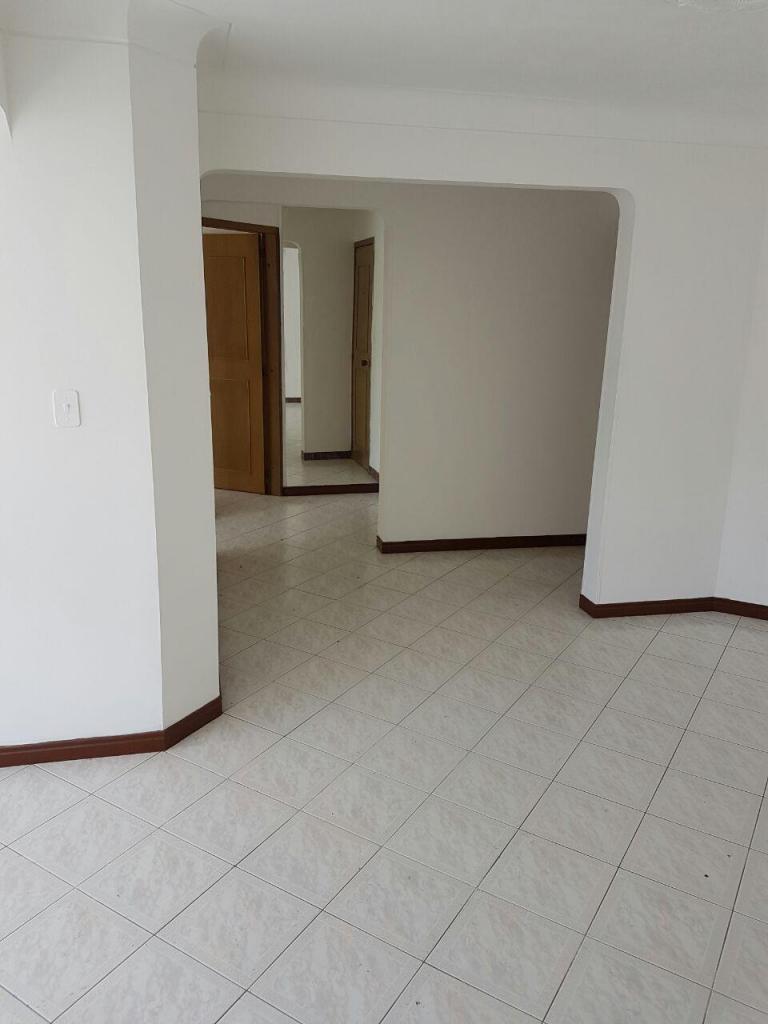 ARRIENDO APARTAMENTO EN CABECERA