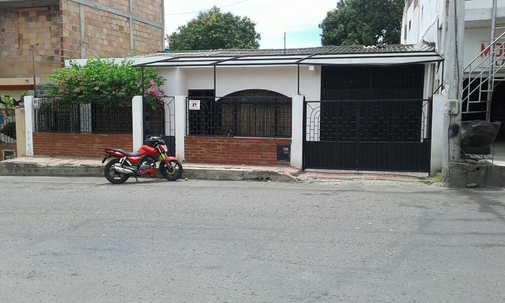 Venta de casa con apto