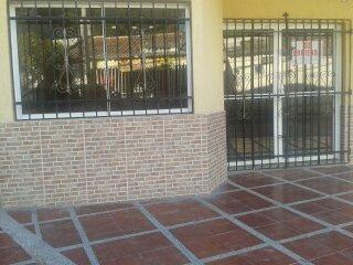 ARRIENDO LOCAL COMERCIAL OFICINA O VARIEDADES